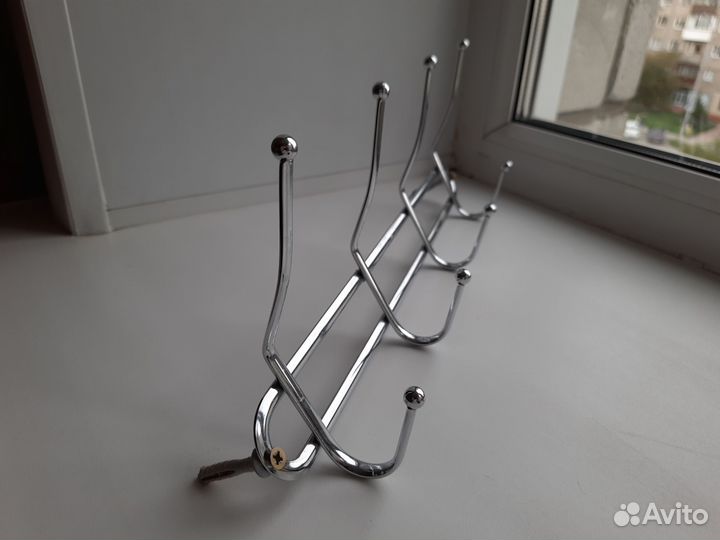 Вешалка настенная