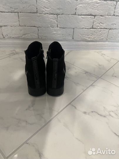 Ботинки женские