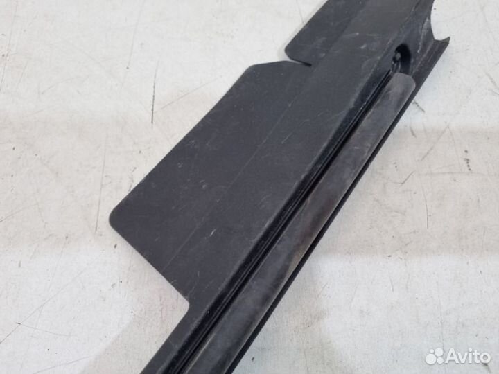 Пыльник крыла передний правый Toyota Rav4 50