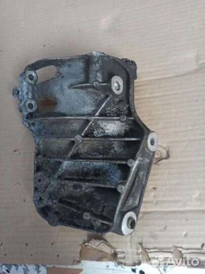 Bmw x6 e71 кронштейн компрессора кондиционера n55