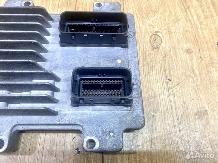 Блок управления двигателем эбу Opel Astra J
