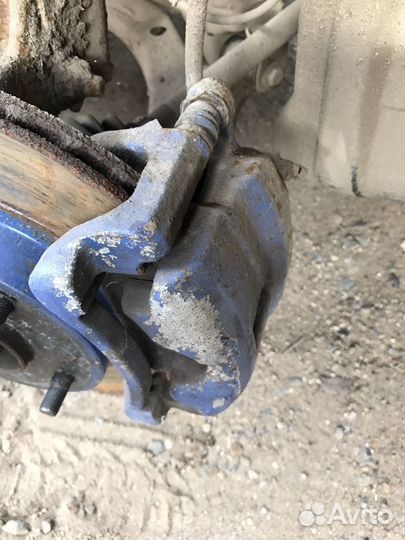 Ниссан Альмера передние тормозные Суппорта