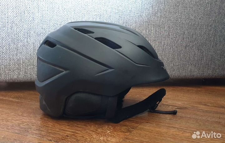 Горнолыжные ботинки,лыжи,горнолыжное снаряжение