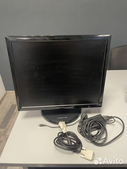 Монитор Samsung SyncMaster 960BF