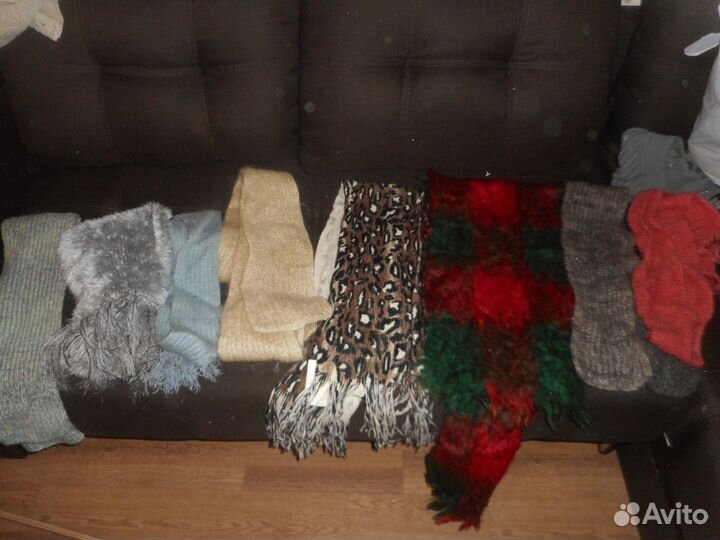 Шапки,перчатки,шарфы,носки отдам