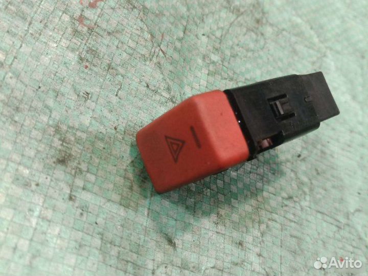 Кнопка аварийной сигнализации Land Rover Range