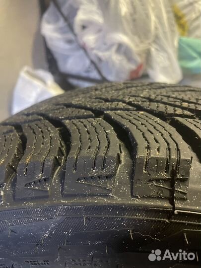 Nokian Tyres Hakkapeliitta 10 245/45 R18