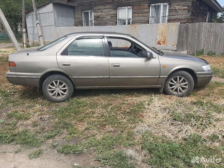 Toyota Camry 2.2 AT, 2000, 310 000 км
