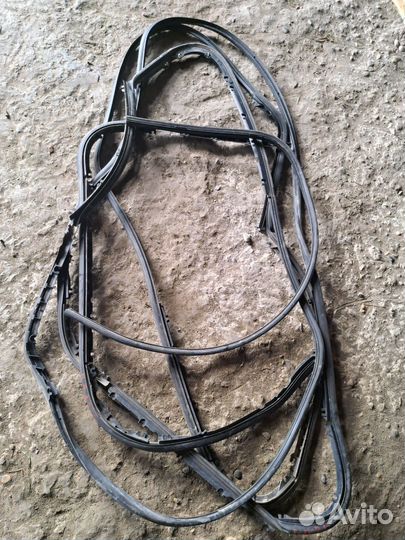 Уплотнитель двери Audi A6 C6