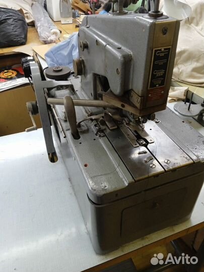 Швейная машина 