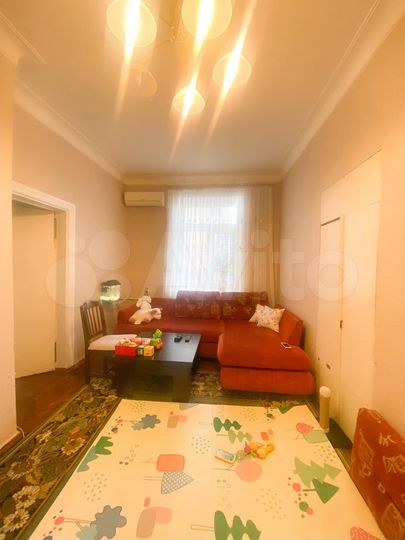 2-к. квартира, 43 м², 2/4 эт.