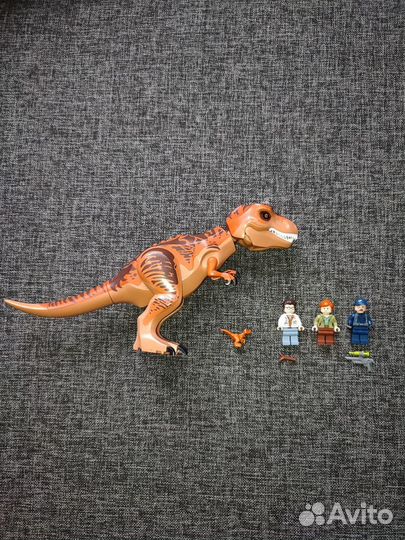 Lego Jurassic World 10758. Побег Т-Рекса