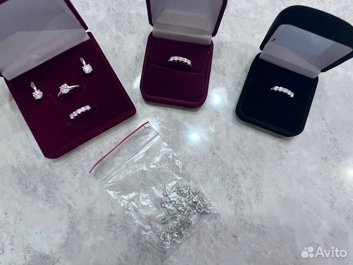 Золотые серьги с бриллиантами 750 пробы