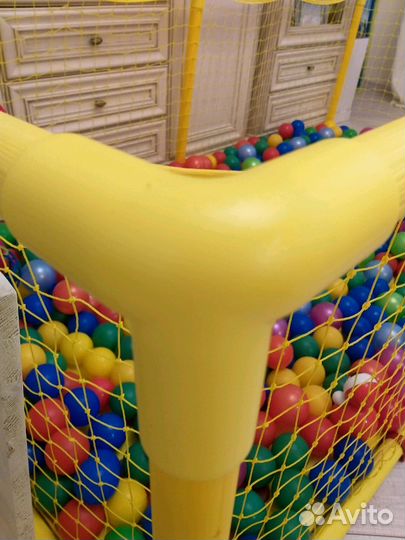 Почти новый манеж Leco леко с полом - пазлами