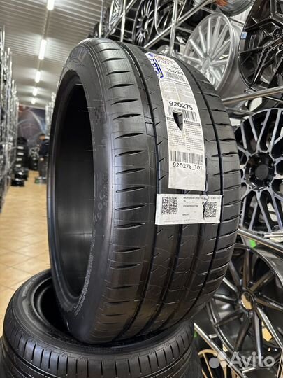 Michelin Pilot Sport 4 S 285/40 R22