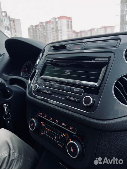 Аудиомагнитола RCD-310 + рамка VW Tiguan Mk 1 рест