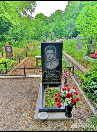Памятники, оградки