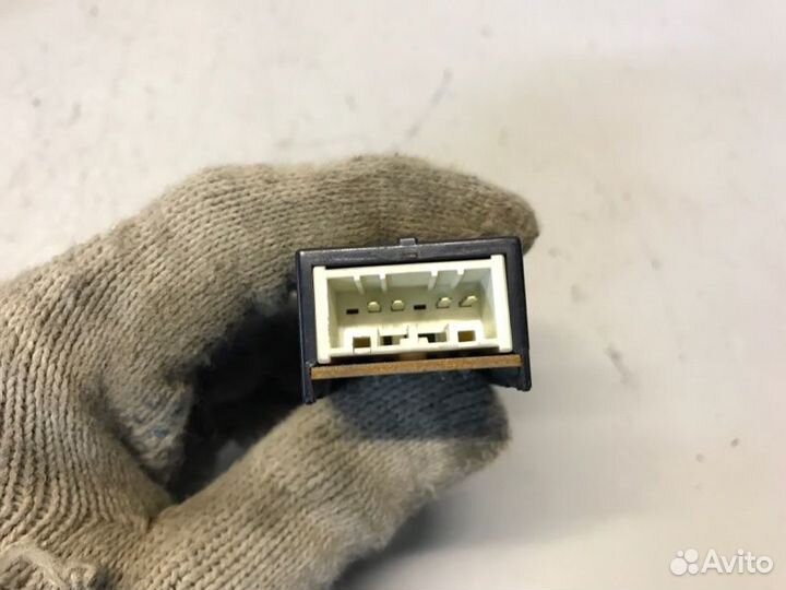 Кнопка обогрева заднего стекла Mazda 626 лифтбек