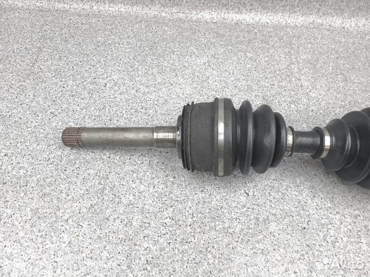 Привод передний Toyota Regius RCH47 3rzfe 2001
