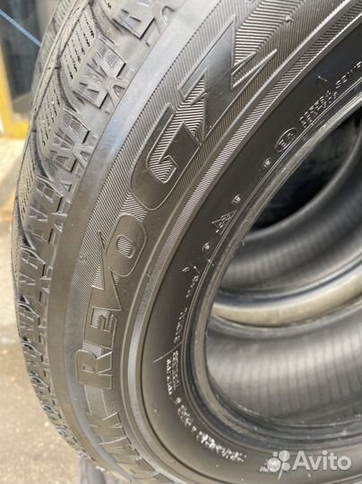 Bridgestone Blizzak Revo GZ 215/60 R16