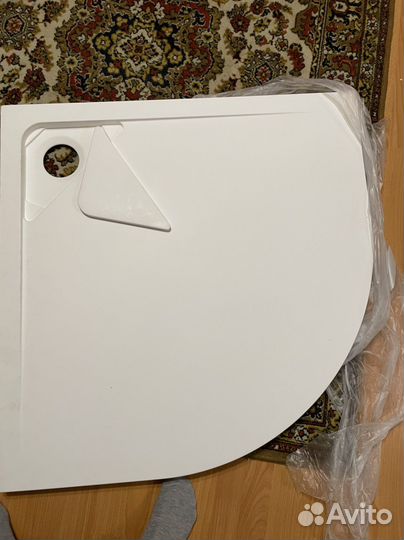 Душевой поддон 90х90