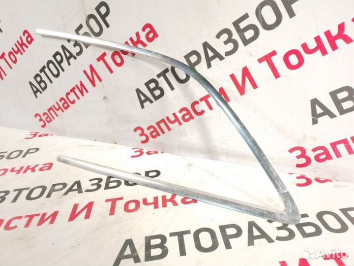 Молдинг стекла задний левый Audi Q7