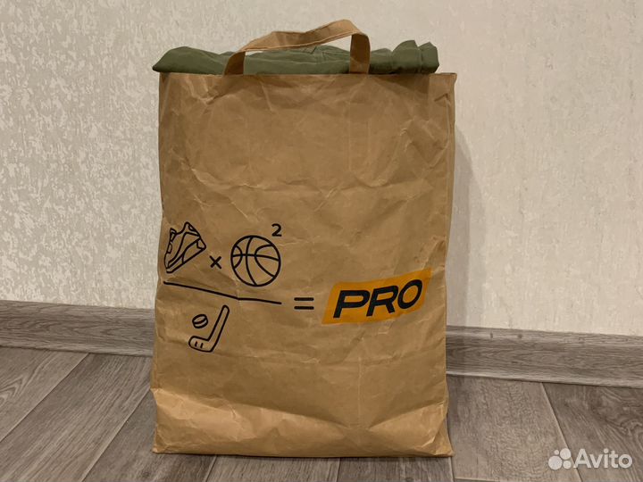 Пакет с женскими вещами