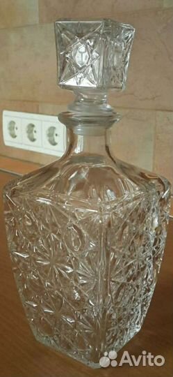 Набор: графин с рюмками