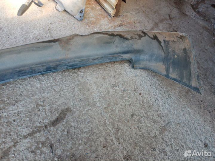 Бампер задний Dodge Caravan grand 3.3 1997