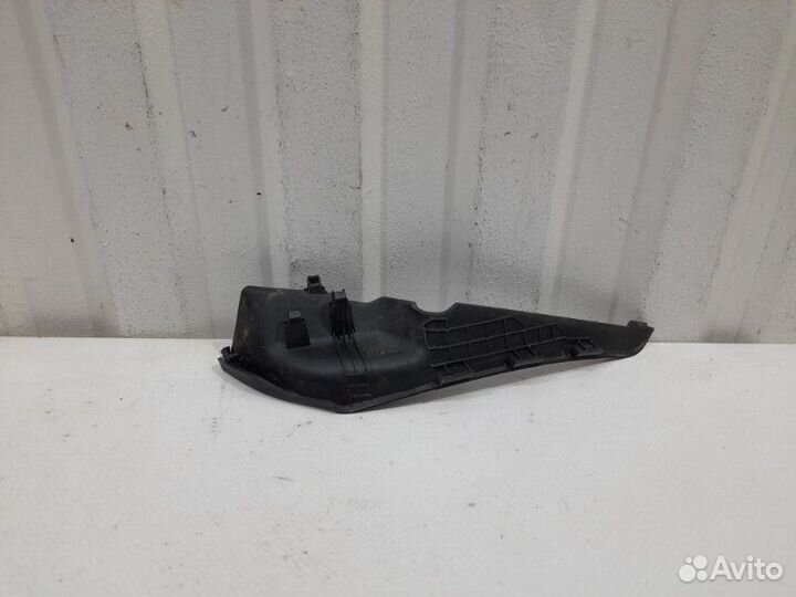 Накладка лобового стекла правая Kia Rio FB 1.6