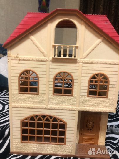 Домик кукольный