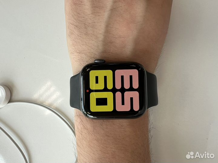 Часы Apple Watch 6 44mm