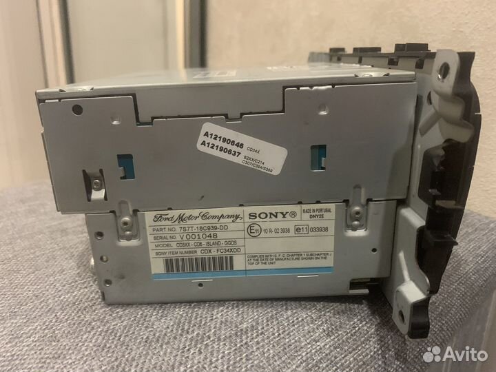 Продам магнитолу Sony на Ford Mondeo 4