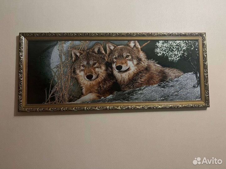 Картина волки вышитая