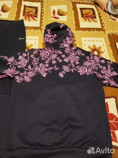 Спортивный костюм женский