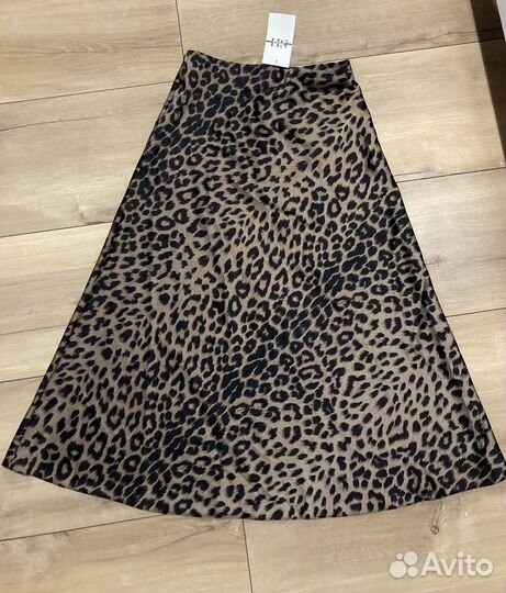 Юбка искуственный шелк 42 разм леопард