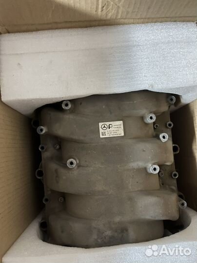 Колектор впусной Mercedes M272 мотор