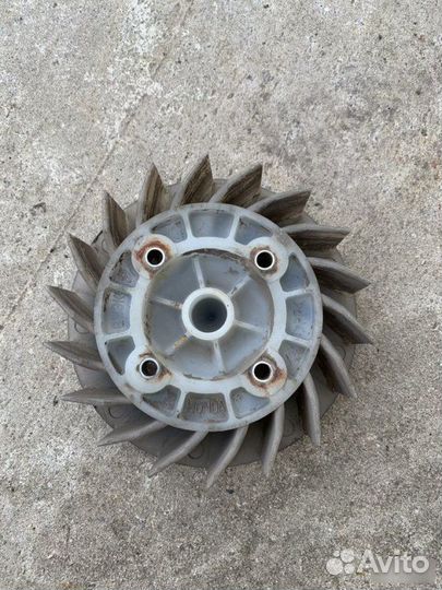 Крыльчатка охлаждения двигателя Honda Lead 90