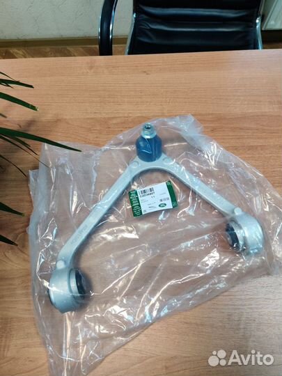 Рычаг передний верхний левый Jaguar XJ AWD