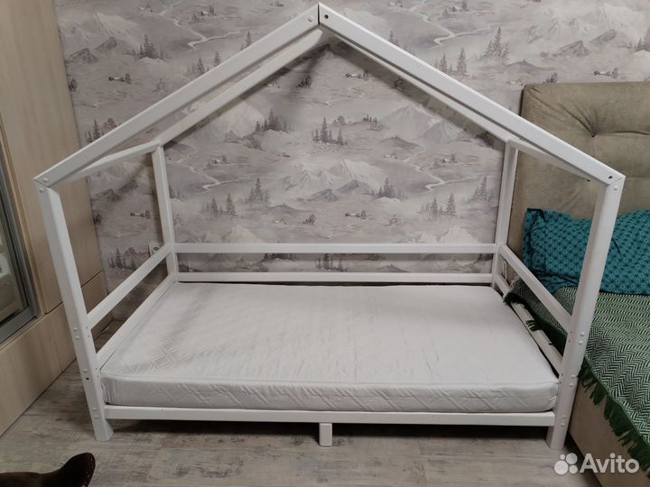 Детская кровать домик с матрасом