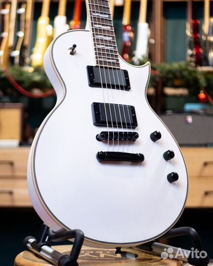 Magna 2000L-WH Электрогитара, белая, Les Paul