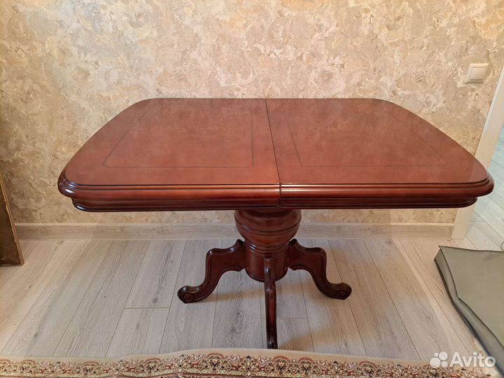 Кухонный стол