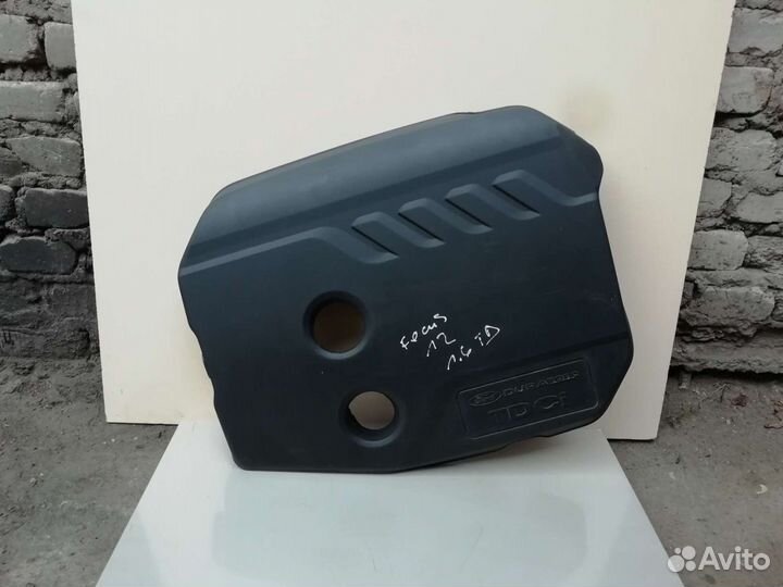 Декоративная крышка двс 1.6 дизель Форд Фокус 3