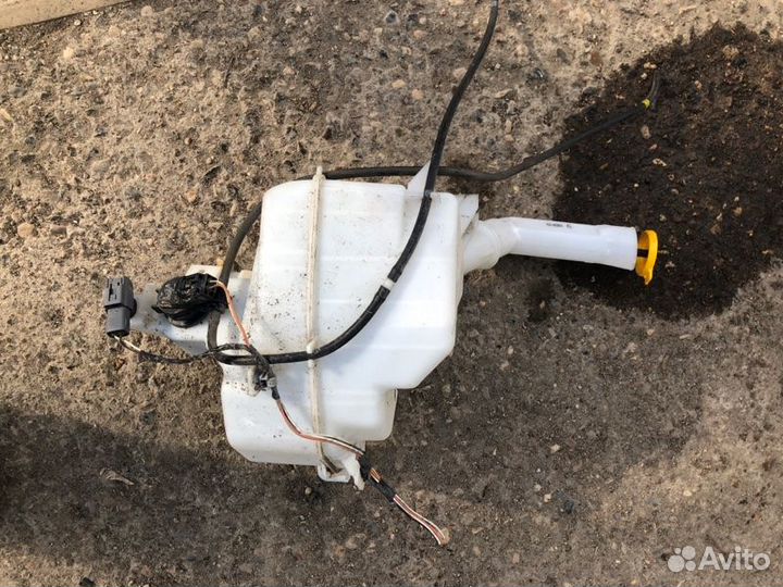 Бачок омывателя Mazda 3 BL 2009-2013