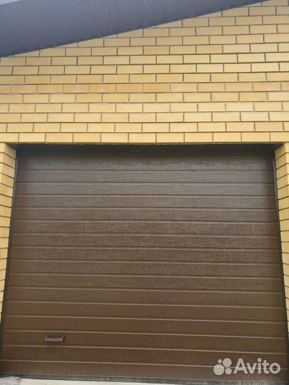 Секционные ворота