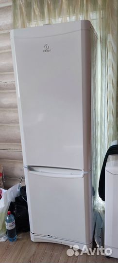 Холодильник indesit