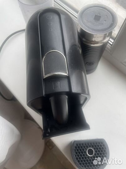 Nesspresso Капсульная кофемашина с капучинатором