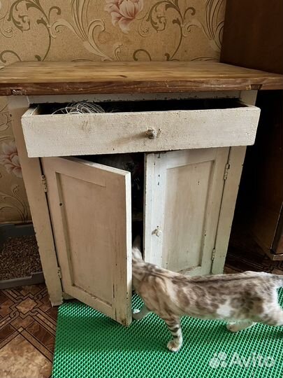 Тумба с выдвижным ящиком