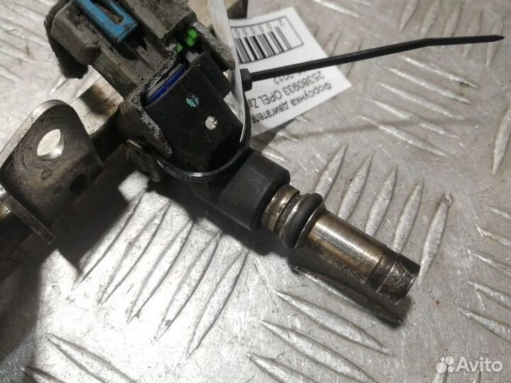 Форсунка двигателя Opel Zafira B