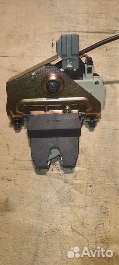 Замок крышки багажника volvo s80 2003-2006